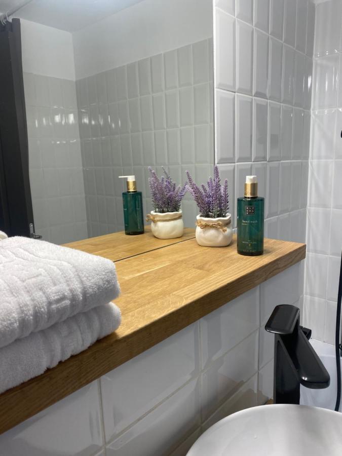 בוקרשט Evan Cozy Flat With Balcony & Parking, 13 September מראה חיצוני תמונה